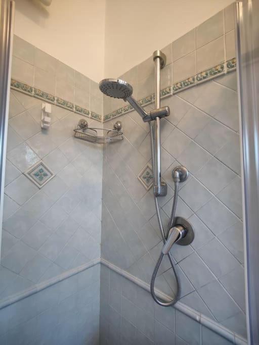Culla Di Diego Box Auto, Sospesi Nel Cielo! Apartamento Roma